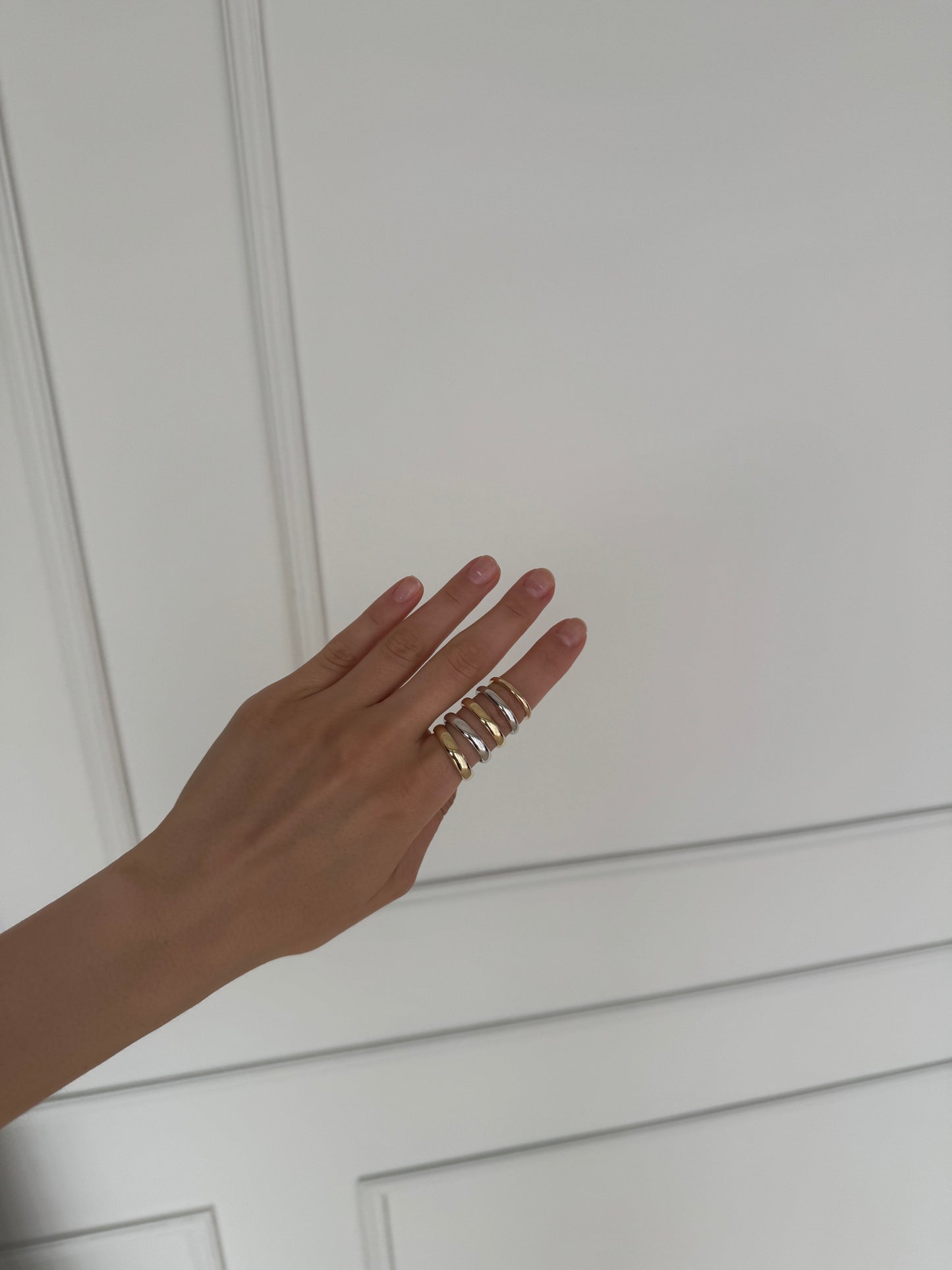 Round wedding band 2 mm